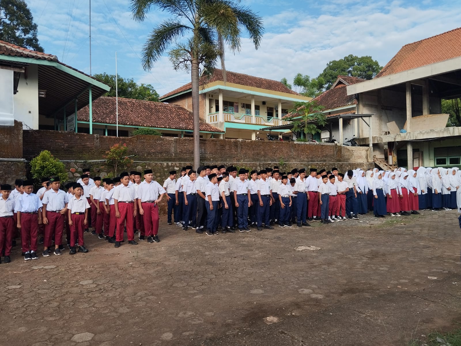 UPACARA  TAHUN AJARAN BARU