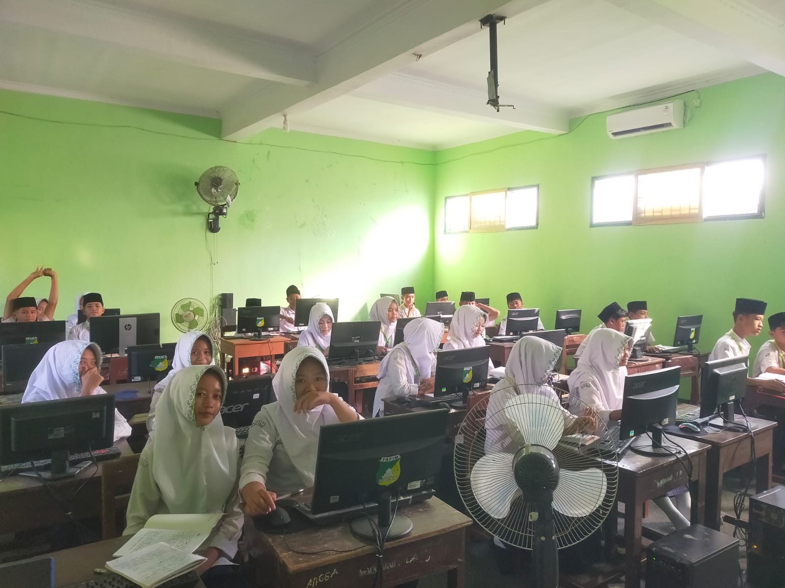 Ruang Lab Komputer
